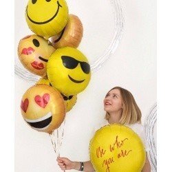 Фонтан из шаров со смайлами