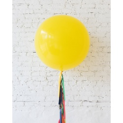 Большой шар желтый на гирлянде