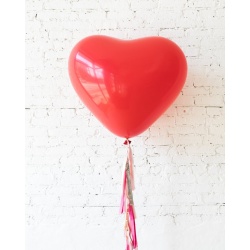 Большой шар сердце красное на гирлянде