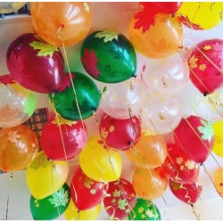 Шарики под потолок кленовые листья 100 шт