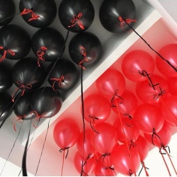 Шарики под потолок чёрно красные 10 шт
