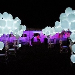 Светящиеся шарики белые  50 шт (постоянная подсветка)