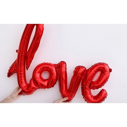 Фольгированная надпись красная «LOVE»