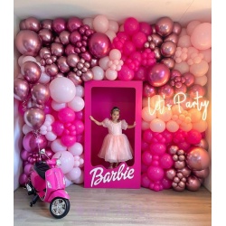 Фотозона из шаров Барби